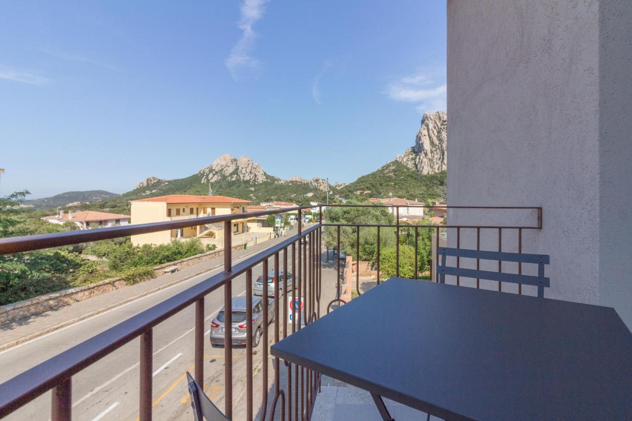 Piccola Petra Sarda Apartment San Pantaleo Bagian luar foto